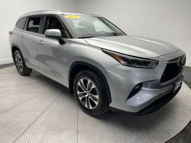 2021 Toyota Highlander XLE AWD - 22983545 - 2