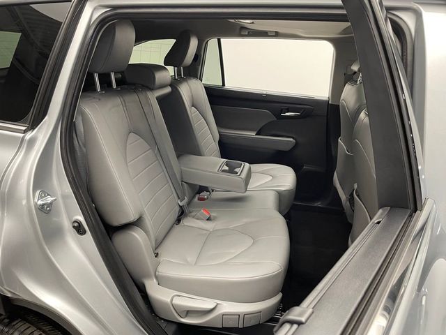 2021 Toyota Highlander XLE AWD - 22983545 - 37