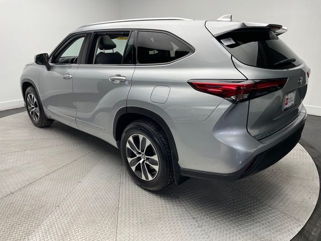 2021 Toyota Highlander XLE AWD - 22983545 - 6