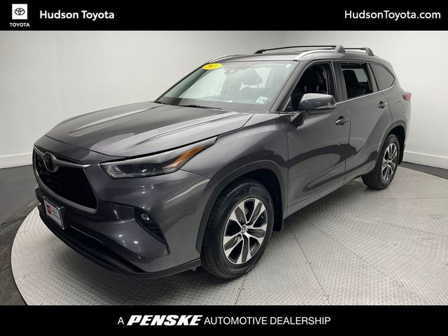 2021 Toyota Highlander XLE AWD - 22983970 - 0