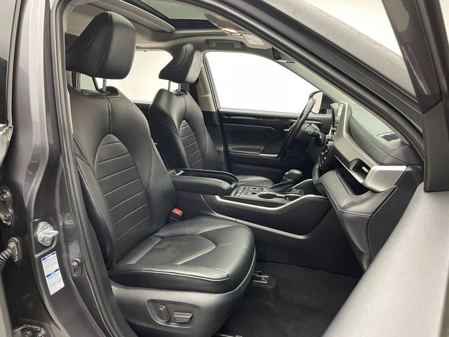 2021 Toyota Highlander XLE AWD - 22983970 - 17