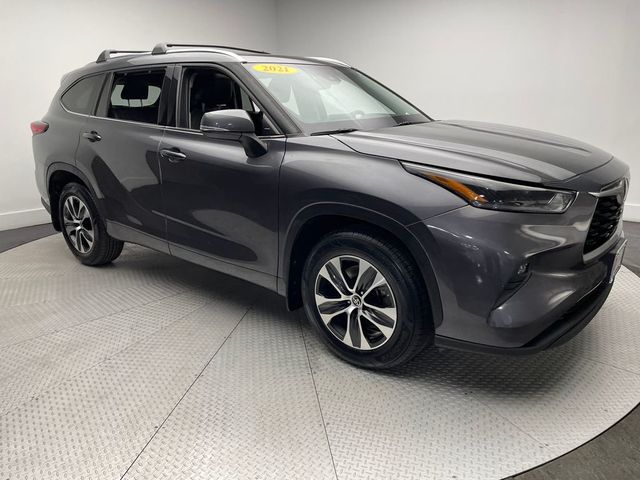 2021 Toyota Highlander XLE AWD - 22983970 - 2