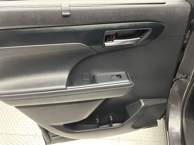 2021 Toyota Highlander XLE AWD - 22983970 - 33
