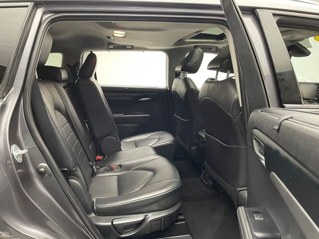 2021 Toyota Highlander XLE AWD - 22983970 - 37