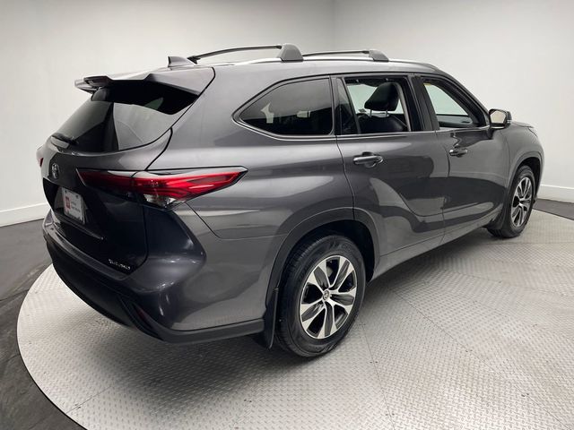 2021 Toyota Highlander XLE AWD - 22983970 - 4