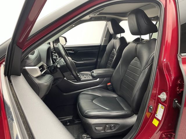 2021 Toyota Highlander XLE AWD - 22987782 - 12