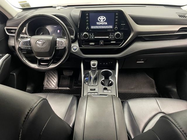 2021 Toyota Highlander XLE AWD - 22987782 - 18