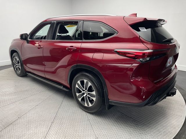 2021 Toyota Highlander XLE AWD - 22987782 - 6