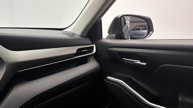 2021 Toyota Highlander XLE AWD - 23024367 - 29