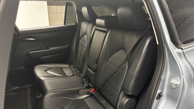 2021 Toyota Highlander XLE AWD - 23024367 - 36