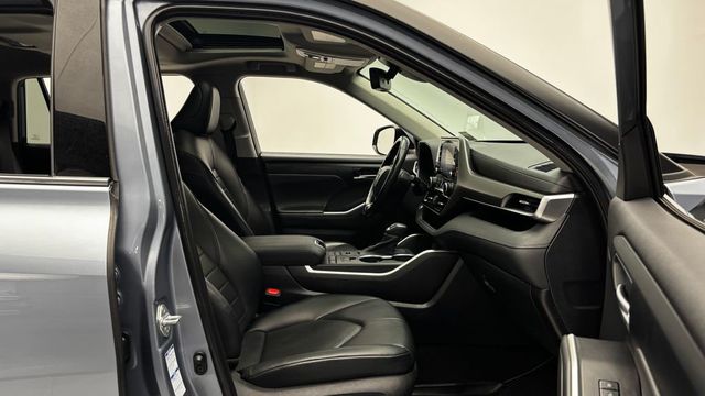 2021 Toyota Highlander XLE AWD - 23024367 - 50