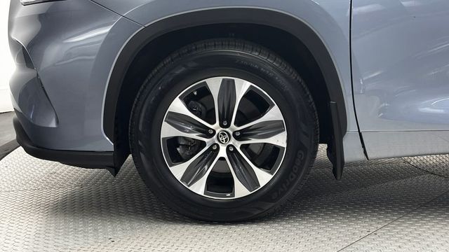 2021 Toyota Highlander XLE AWD - 23024367 - 5