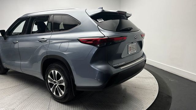 2021 Toyota Highlander XLE AWD - 23024367 - 8