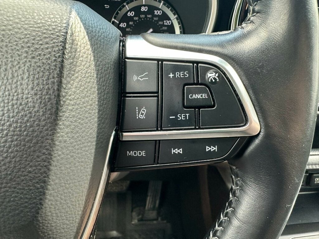 2021 Toyota Highlander XLE photo 10