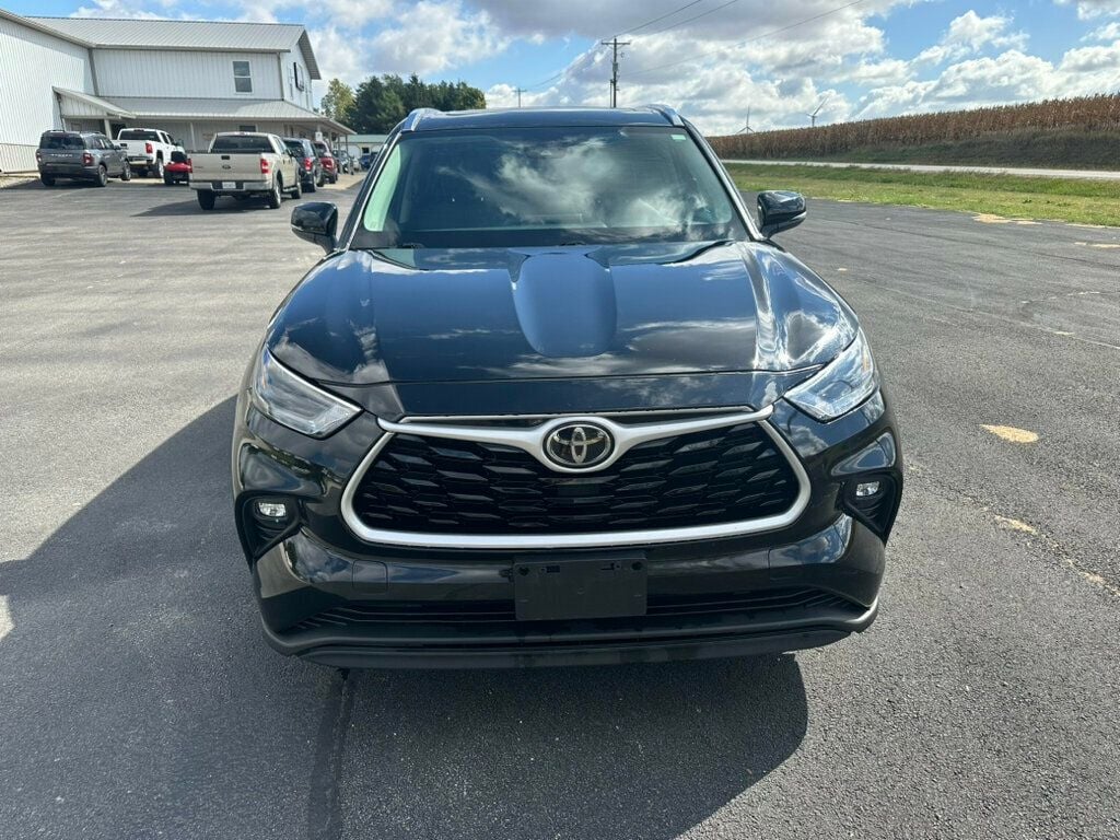 2021 Toyota Highlander XLE photo 7