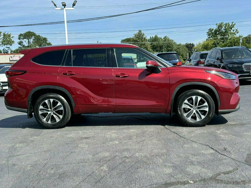 2021 Toyota Highlander XLE AWD - 23069684 - 16