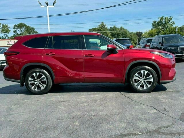 2021 Toyota Highlander XLE AWD - 23069684 - 16