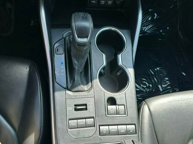 2021 Toyota Highlander XLE AWD - 23069684 - 25