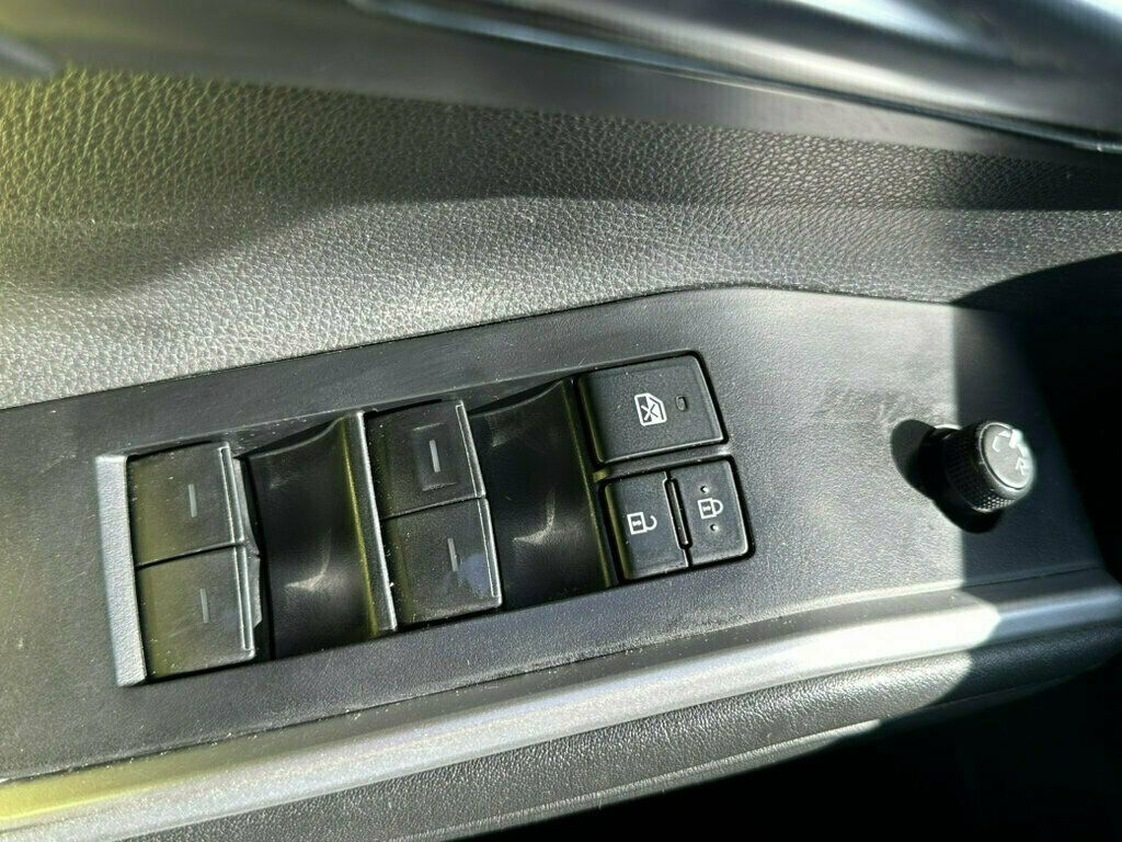 2021 Toyota Highlander XLE AWD - 23069684 - 30