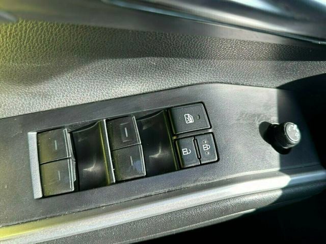 2021 Toyota Highlander XLE AWD - 23069684 - 30