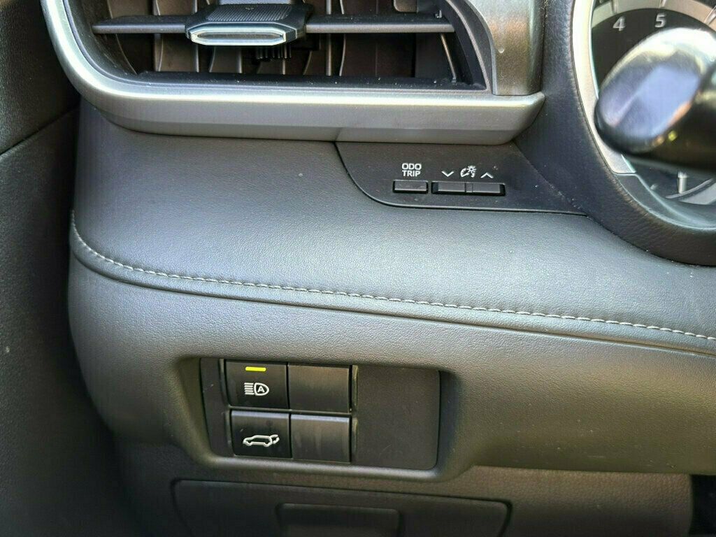2021 Toyota Highlander XLE AWD - 23069684 - 31