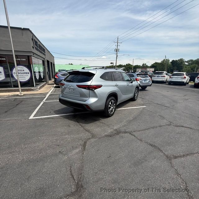 2021 Toyota Highlander XLE AWD V6 W/LANE DEPARTURE WARNING, ENTUNE AUDIO, APPLE CARPLAY - 23040019 - 16