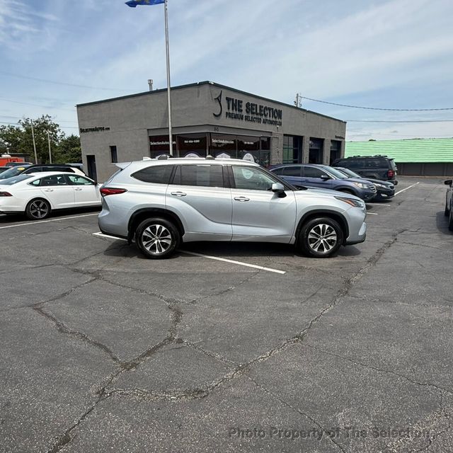 2021 Toyota Highlander XLE AWD V6 W/LANE DEPARTURE WARNING, ENTUNE AUDIO, APPLE CARPLAY - 23040019 - 18