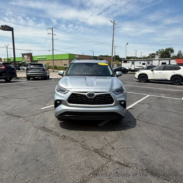 2021 Toyota Highlander XLE AWD V6 W/LANE DEPARTURE WARNING, ENTUNE AUDIO, APPLE CARPLAY - 23040019 - 3
