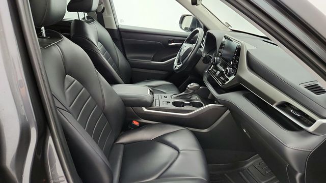 2021 Toyota Highlander XLE AWD with Premium Audio - 22951178 - 25