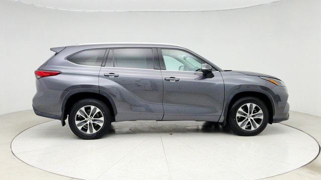 2021 Toyota Highlander XLE AWD with Premium Audio - 22951178 - 3