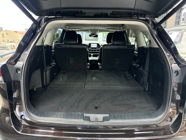 2021 Toyota Highlander XLE FWD - 23055332 - 18
