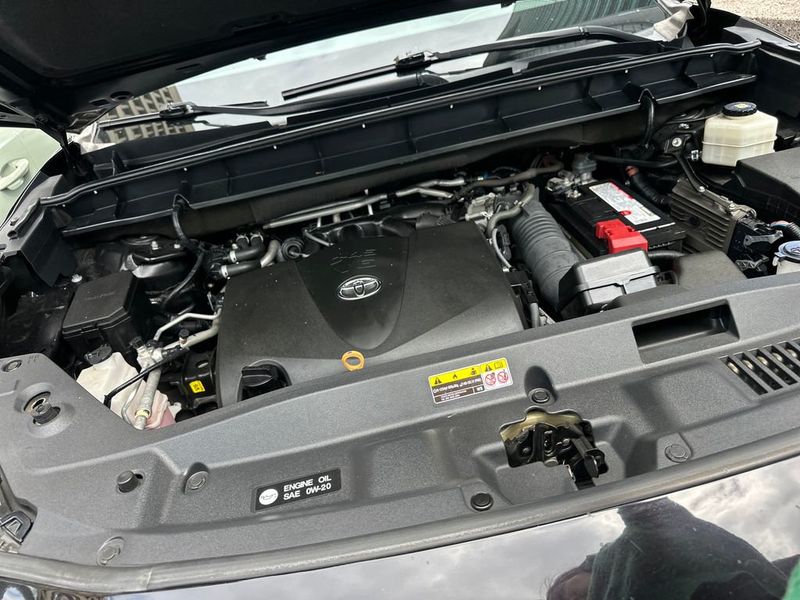 2021 Toyota Highlander XLE FWD - 23055332 - 19