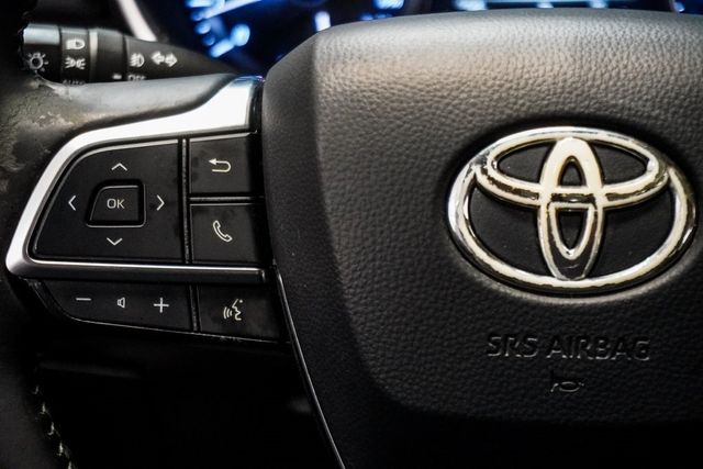 2021 Toyota Highlander XLE FWD - 22965702 - 18