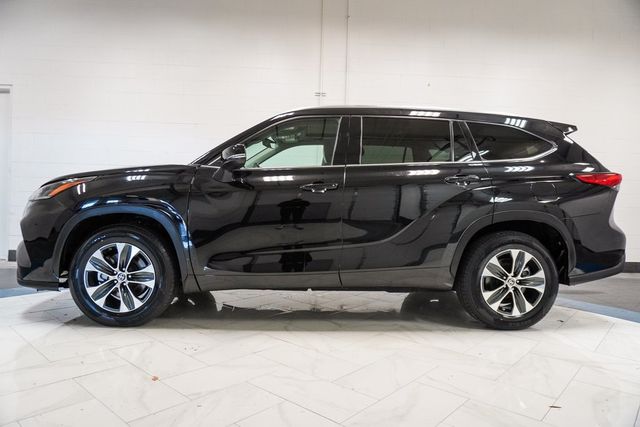 2021 Toyota Highlander XLE FWD - 22965702 - 33