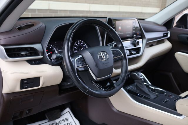 2021 Toyota Highlander XLE FWD - 22950759 - 13