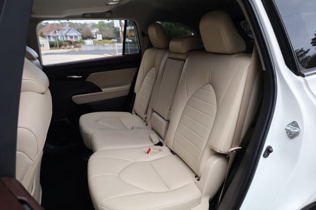 2021 Toyota Highlander XLE FWD - 22950759 - 17