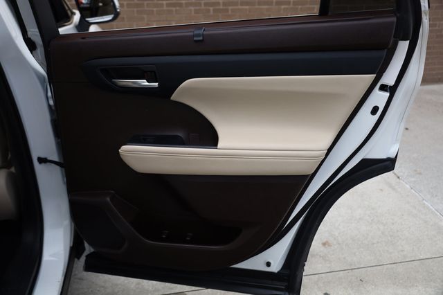 2021 Toyota Highlander XLE FWD - 22950759 - 18