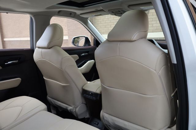 2021 Toyota Highlander XLE FWD - 22950759 - 20