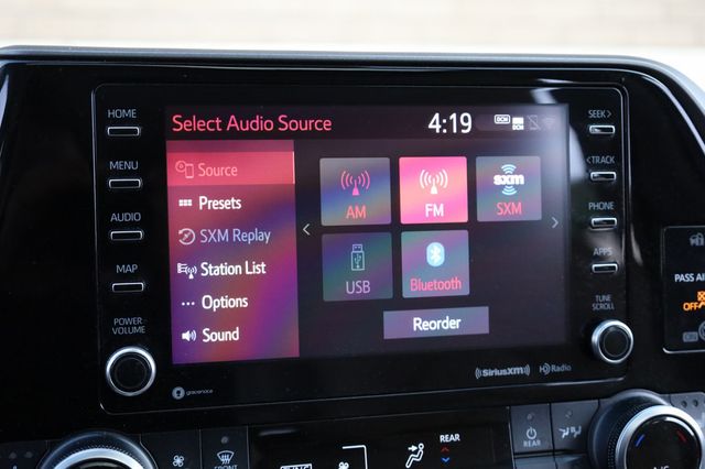 2021 Toyota Highlander XLE FWD - 22950759 - 35