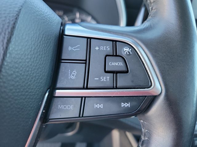 2021 Toyota Highlander XLE FWD - 22980370 - 19