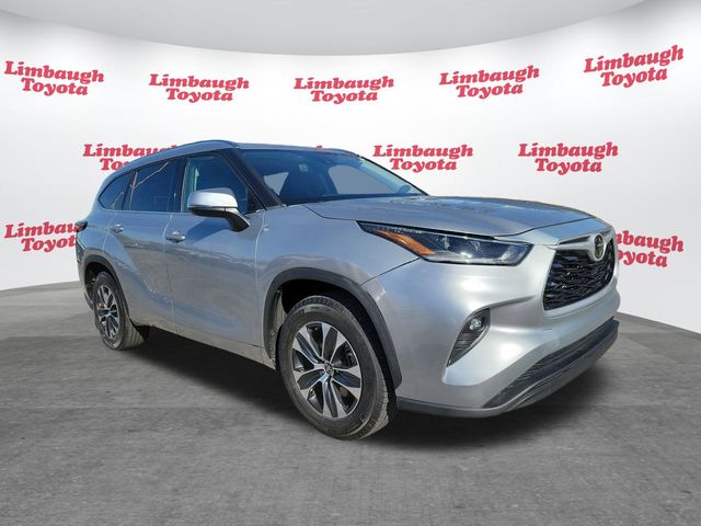 2021 Toyota Highlander XLE FWD - 22980370 - 21