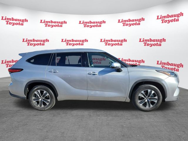 2021 Toyota Highlander XLE FWD - 22980370 - 24