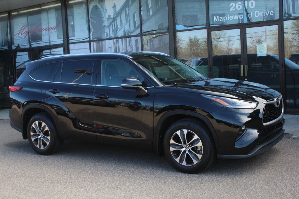 2021 Used Toyota Highlander XLE W/ MOONROOF, LEATHER, TOYOTA SAFETY ...