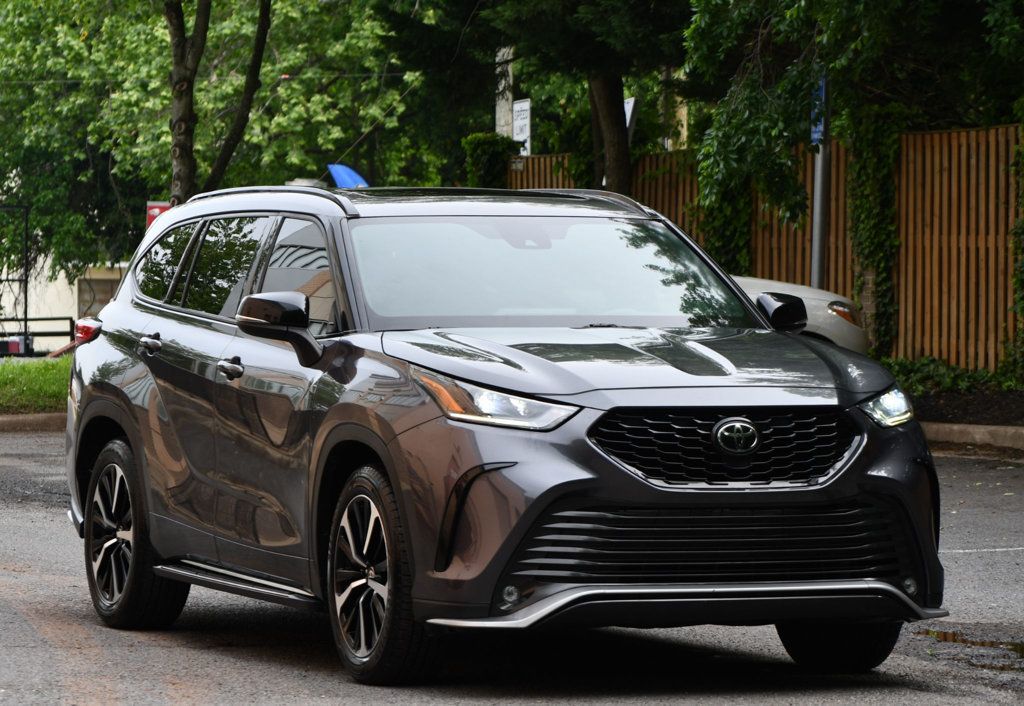 2021 Toyota Highlander XSE photo 4