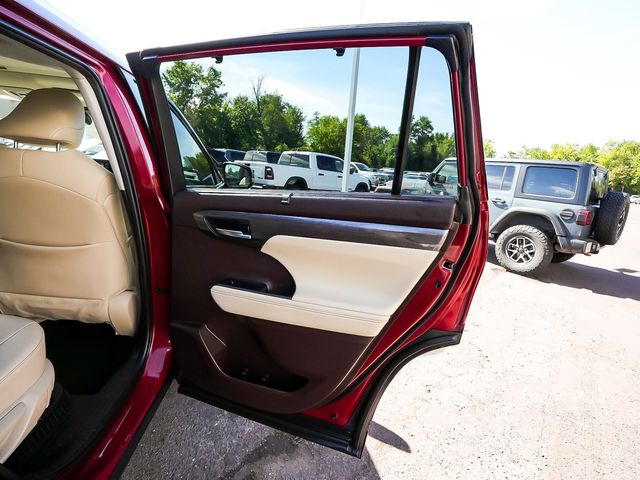 2021 Toyota Highlander Hybrid Limited - 23082145 - 13