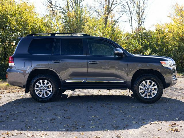 2021 Toyota Land Cruiser Last Year V8 Land Cruiser, PPF, Locking Differential, Third Row - 22944117 - 10