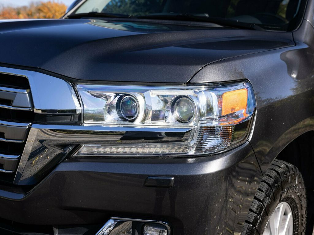 2021 Toyota Land Cruiser Last Year V8 Land Cruiser, PPF, Locking Differential, Third Row - 22944117 - 17