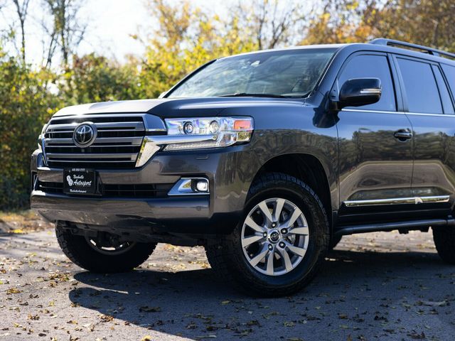 2021 Toyota Land Cruiser Last Year V8 Land Cruiser, PPF, Locking Differential, Third Row - 22944117 - 1