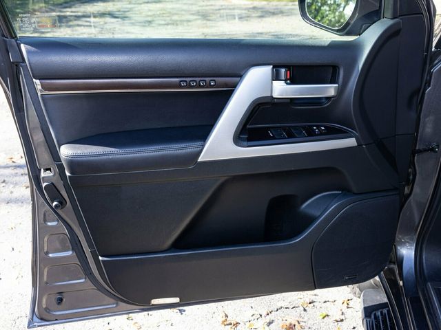 2021 Toyota Land Cruiser Last Year V8 Land Cruiser, PPF, Locking Differential, Third Row - 22944117 - 21