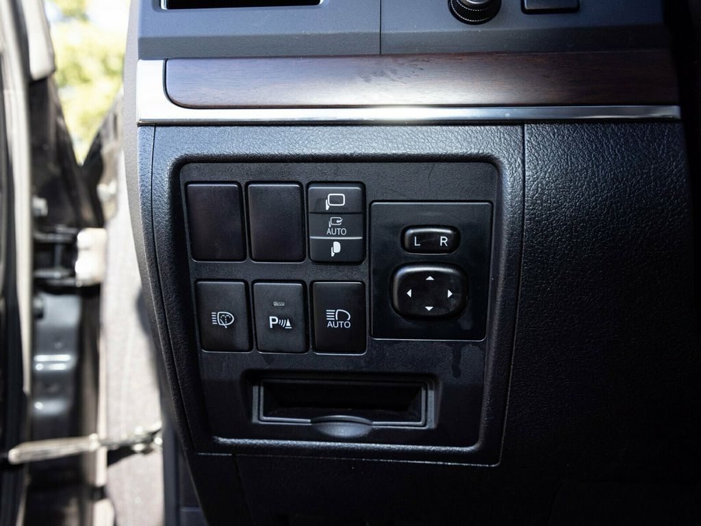 2021 Toyota Land Cruiser Last Year V8 Land Cruiser, PPF, Locking Differential, Third Row - 22944117 - 25